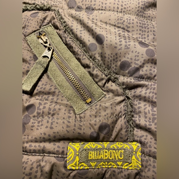 Billabong Women’s Fleece Vest. Size Small. - Picture 4 of 9